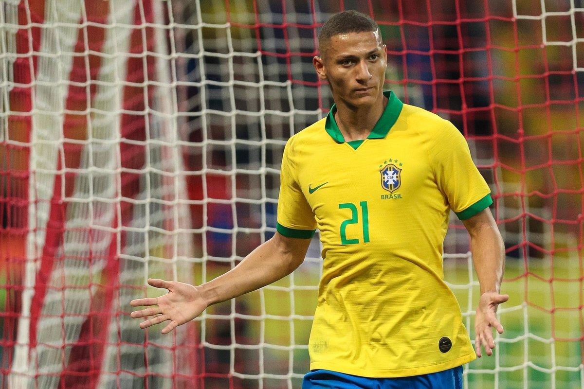 Sao Brazil quen ten nguoi than sau khi vo dich Copa America hinh anh