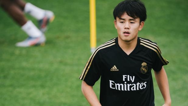Takefusa Kubo khien dan sao Real Madrid kinh ngac tren san tap hinh anh