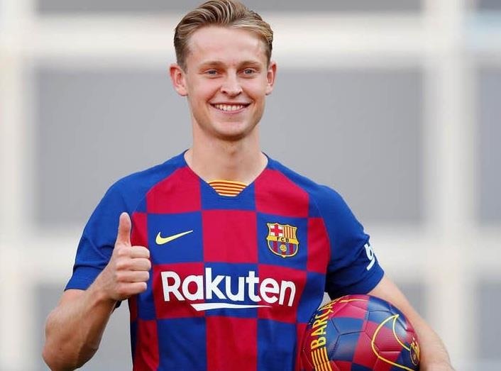 Thong ke gay soc cua De Jong trong tran ra mat Barca hinh anh