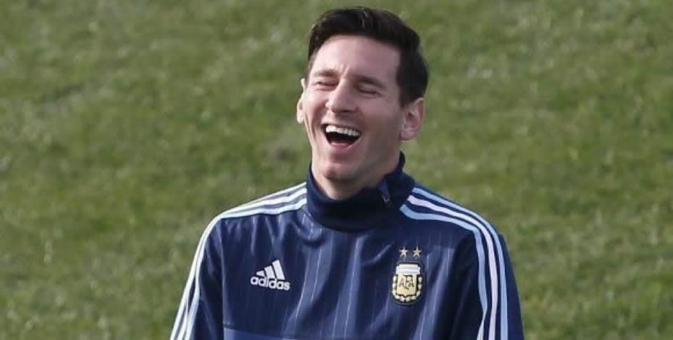 'Phat 1.500 USD chi du de gai ngua cho Messi' hinh anh