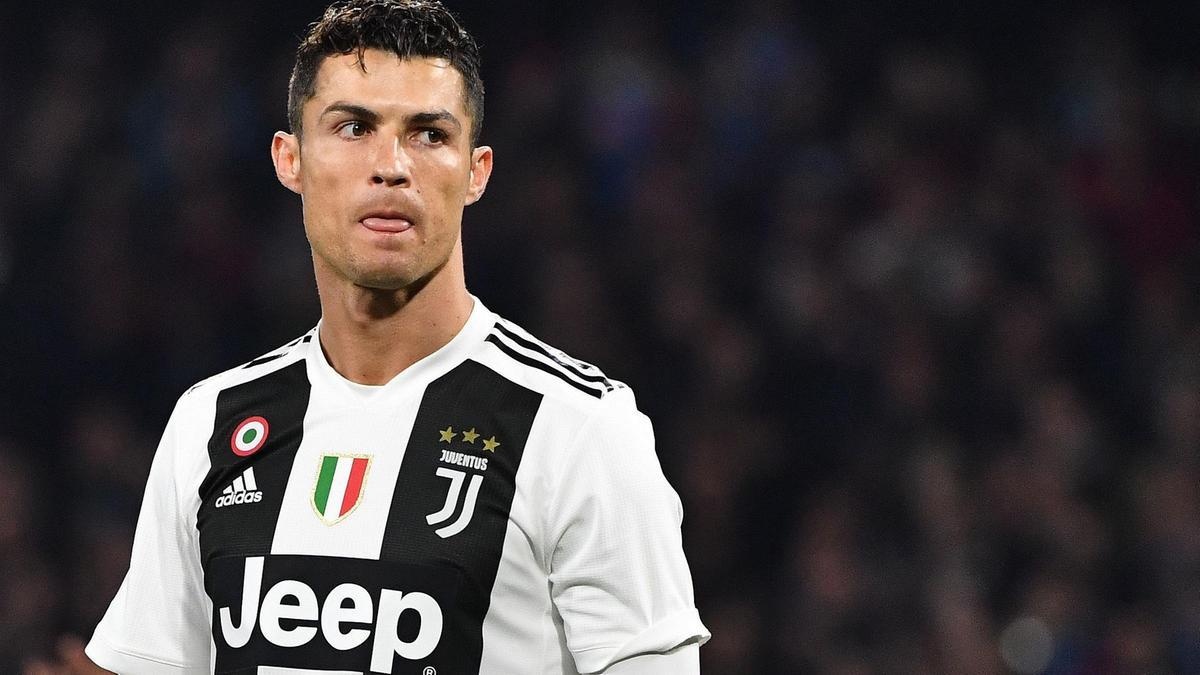 Vi Ronaldo, Juventus co the bi kien mat 60 trieu USD hinh anh