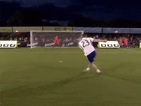 Rooney khien dan sao Atletico sung sot voi cu volley hinh anh