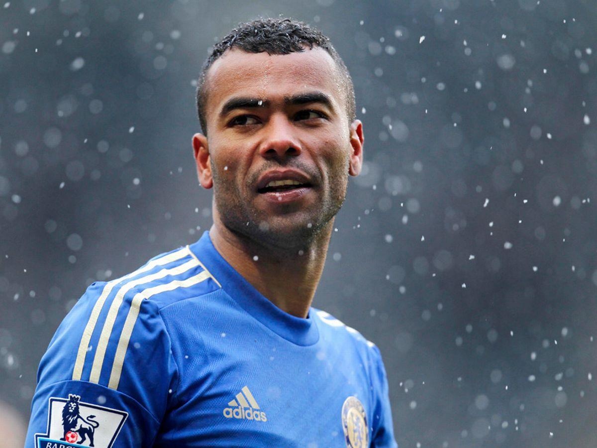 Ashley Cole giai nghe - su rut lui cua huyen thoai bi cam ghet hinh anh