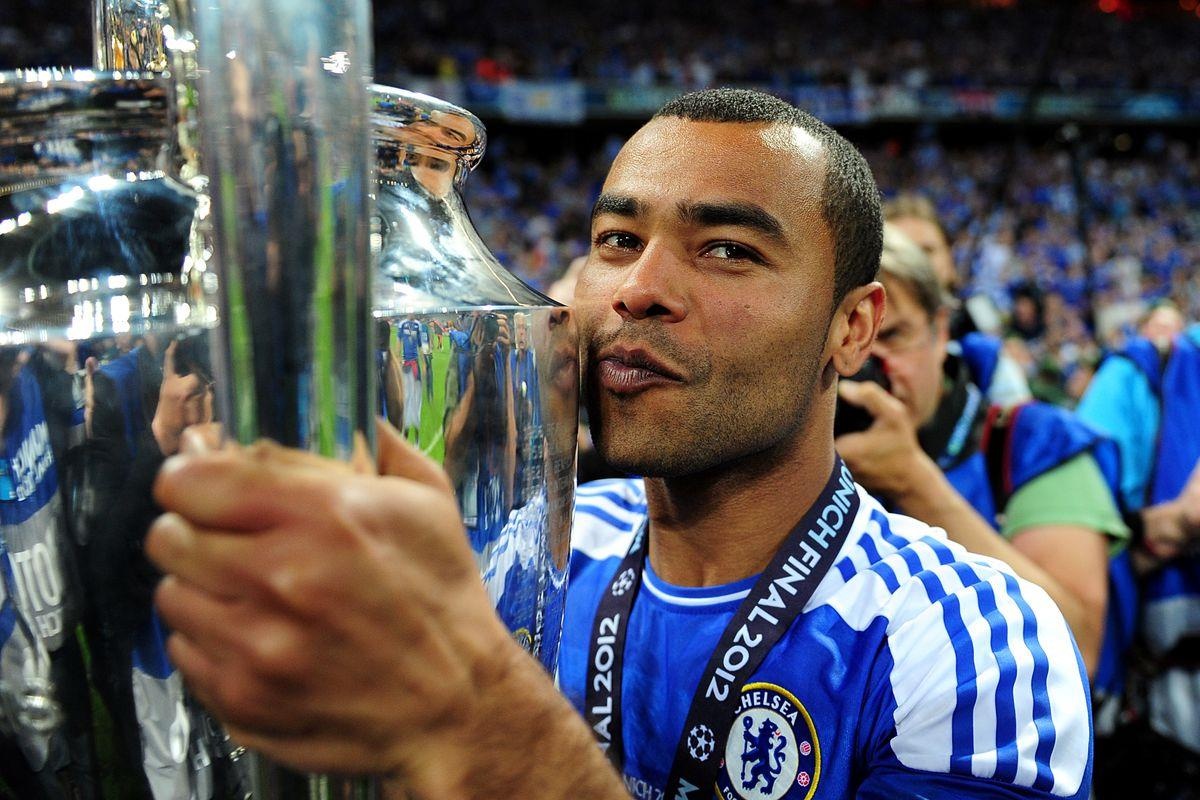 Ashley Cole giai nghe anh 3