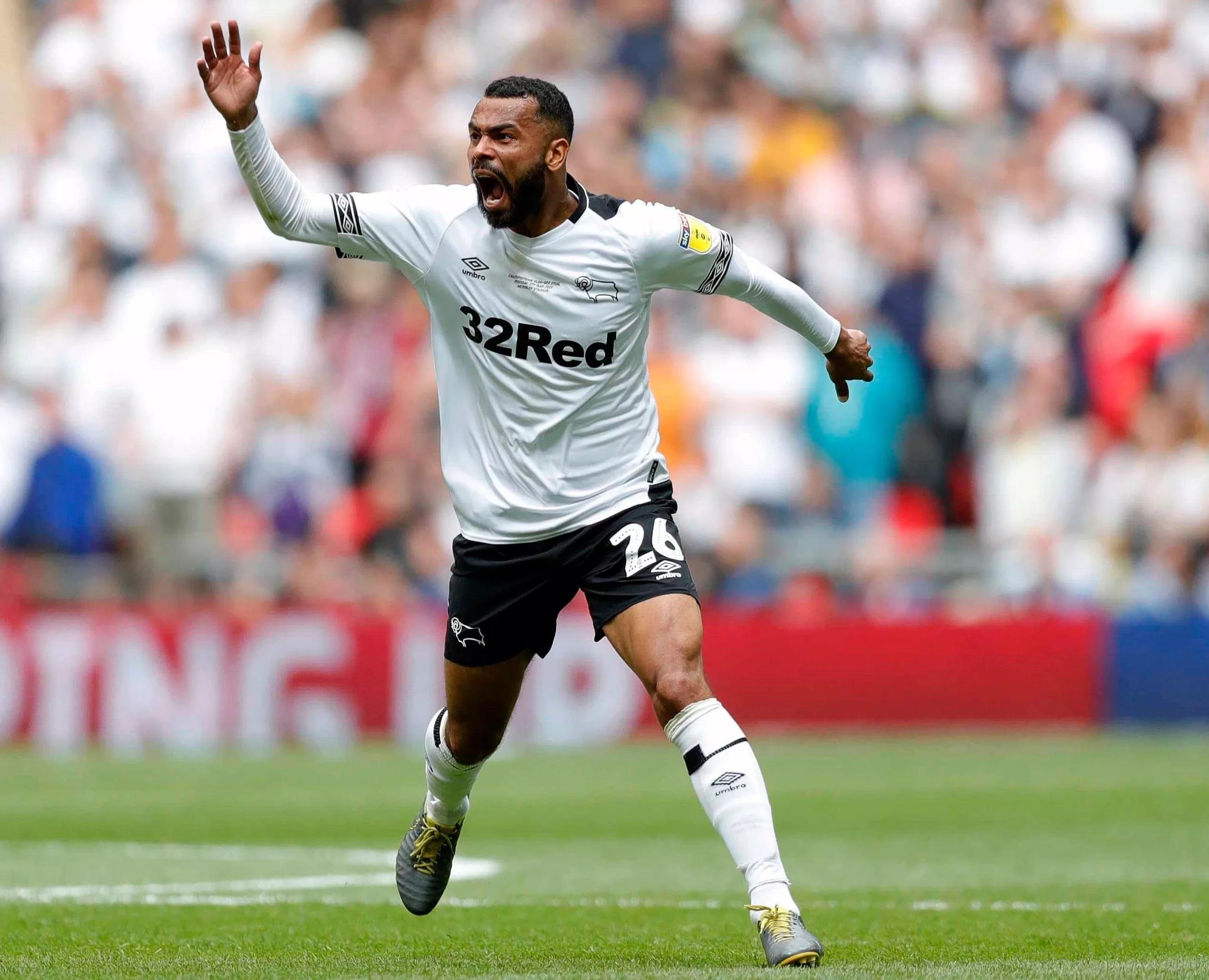 Ashley Cole giai nghe anh 5