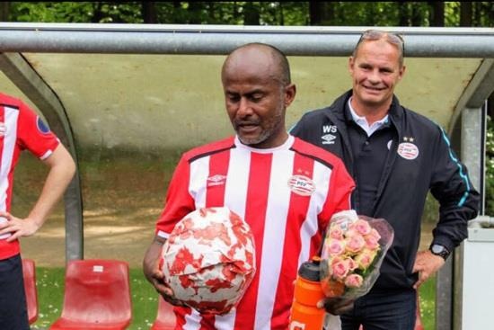 Đoàn Văn Hậu tới Hà Lan ảnh 2 Doan Van Hau toi Ha Lan anh 2