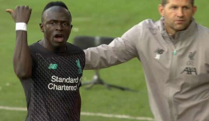 Liverpool, Mane nổi cáu Salah ảnh 1 Liverpool, Mane noi cau Salah anh 1