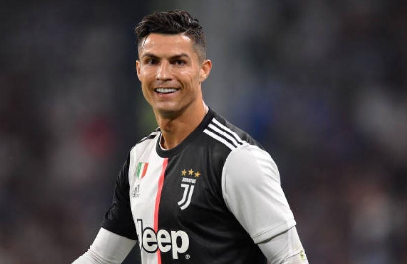 Ronaldo lap cong, Juventus ha Napoli o tran cau co 7 ban thang hinh anh