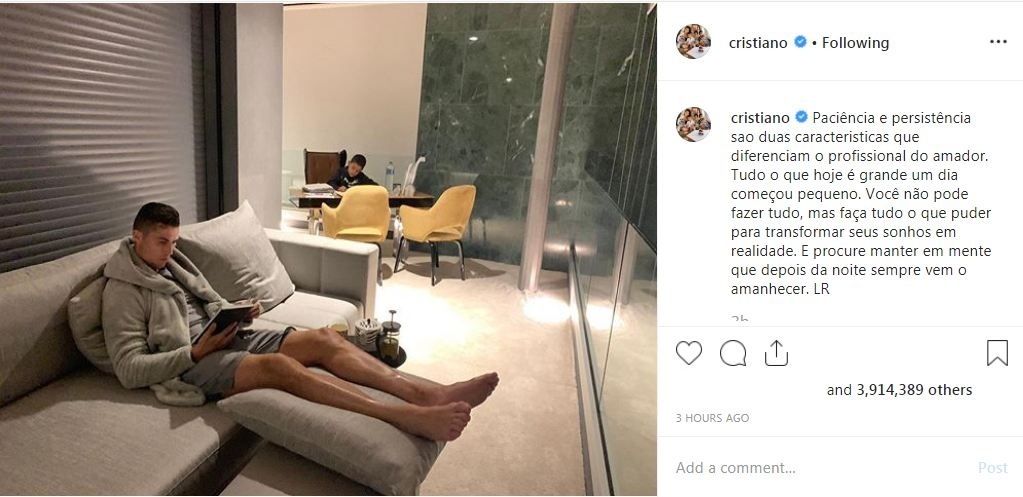 Ronaldo thua Messi o FIFA THe Best anh 1