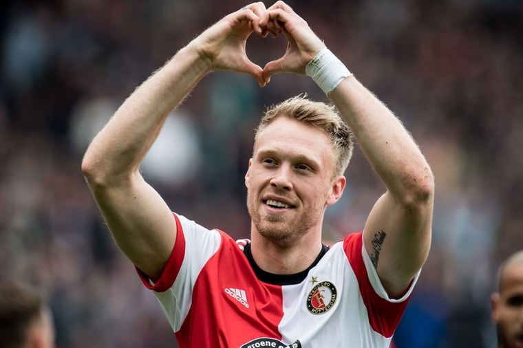 Văn Hậu khiến đối thủ chấn thương ảnh 1 Van Hau khien doi thu chan thuong anh 1