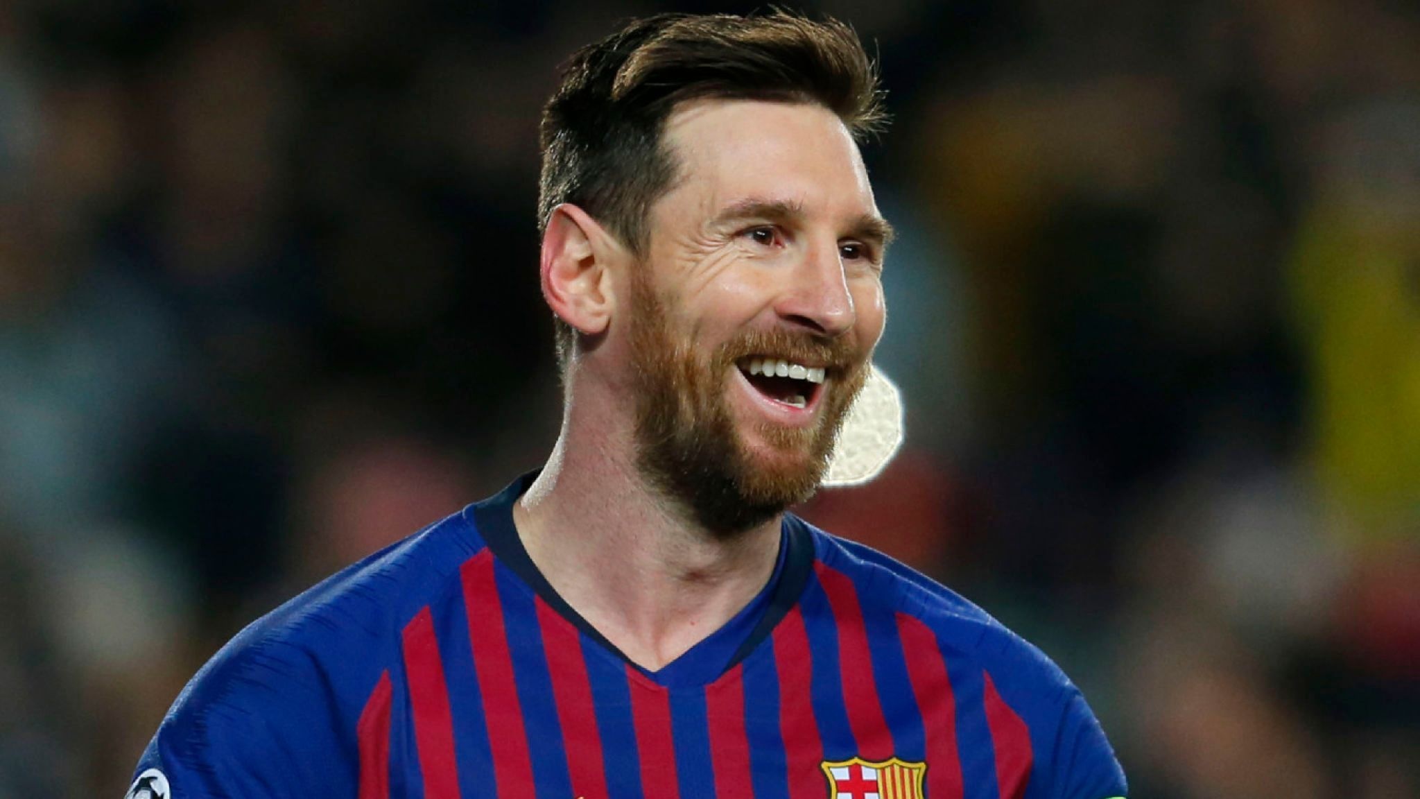 Messi tung lam dieu kho tin du da bong khong buoc day giay hinh anh