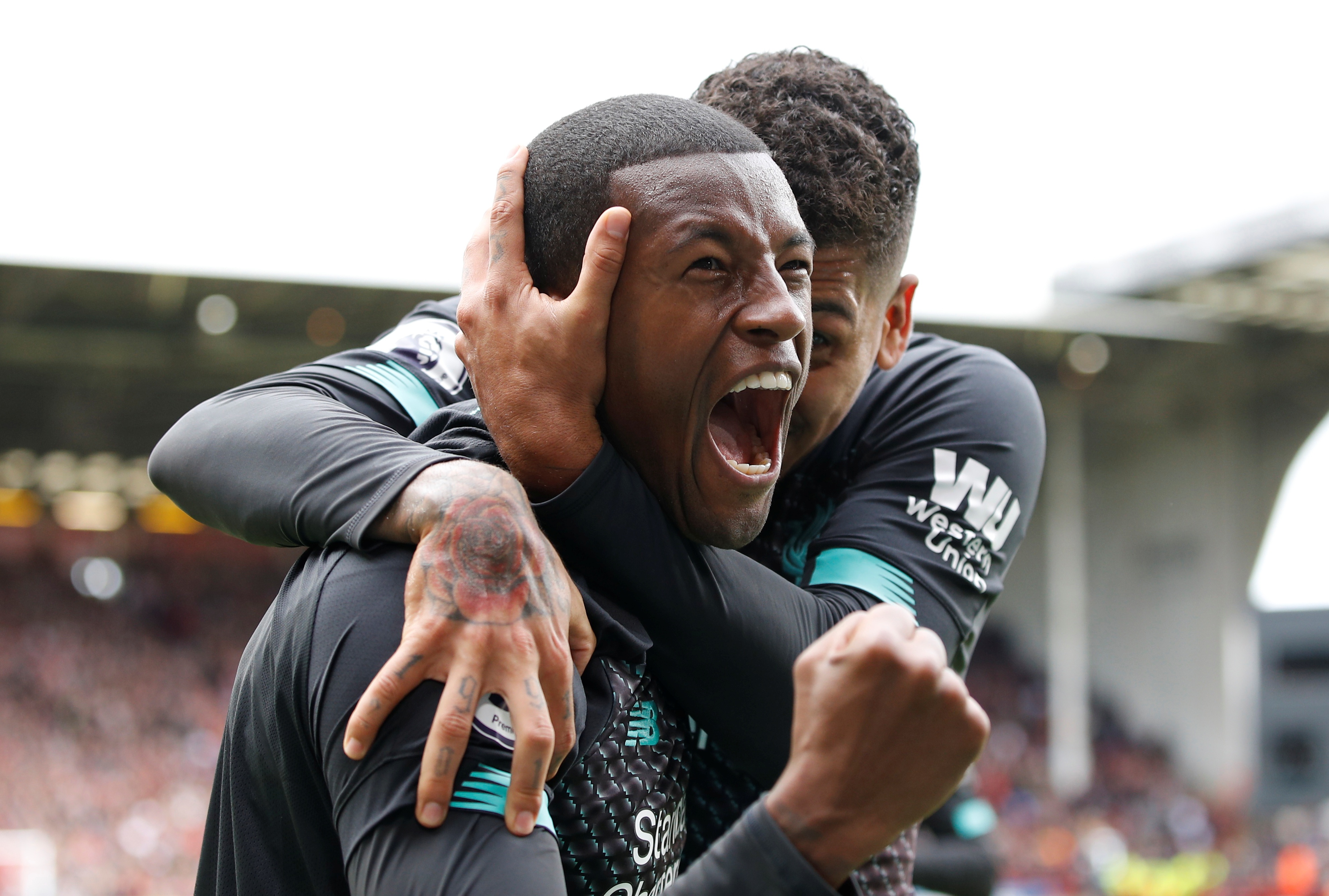 Thang Sheffield, Liverpool giu vung ngoi dau Premier League hinh anh