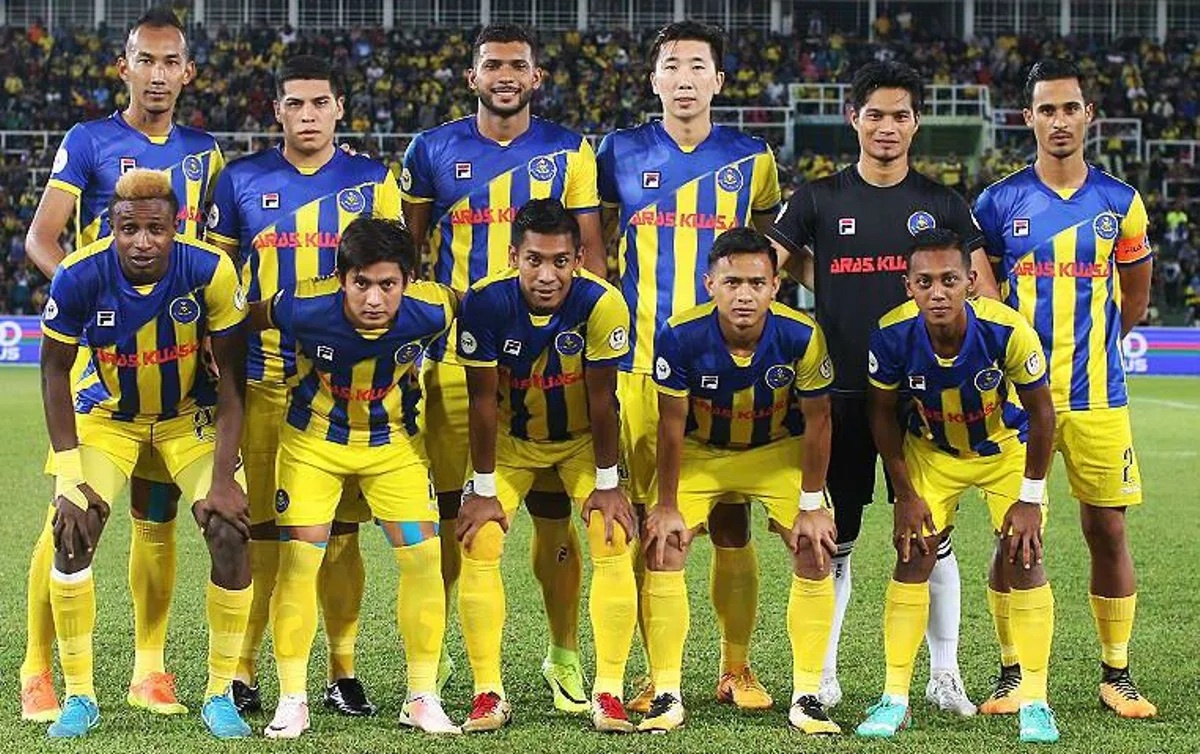 CLB Ha Noi bi cam tham du cup chau A anh 8