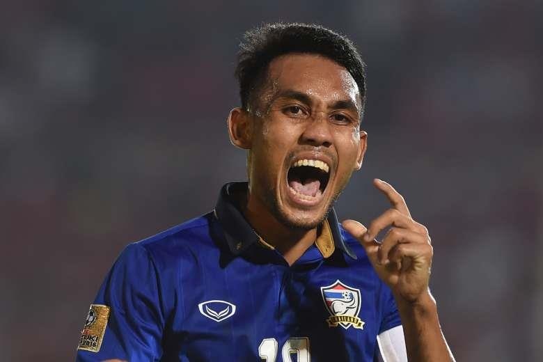 Thai Lan thang UAE, vuon len ngoi dau bang G hinh anh