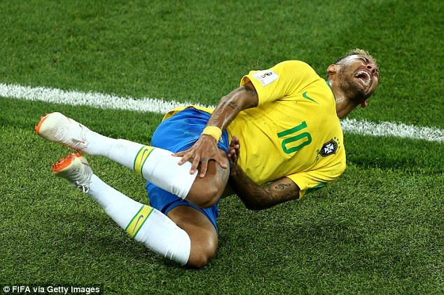 Neymar ăn vạ ảnh 1 Neymar an va anh 1