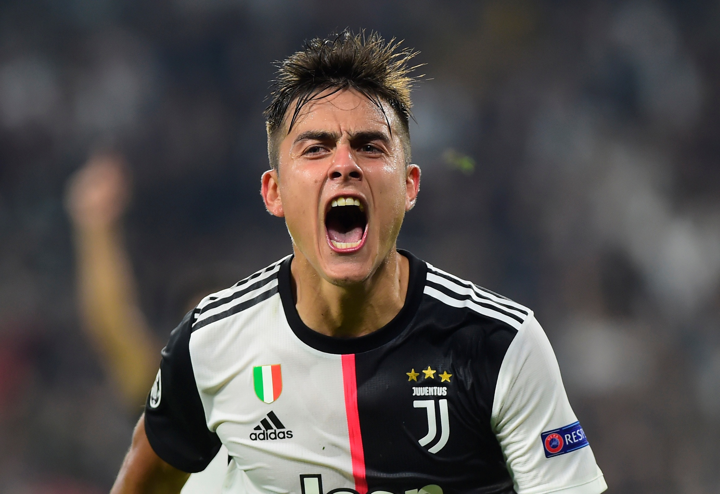 Ronaldo vo duyen, Dybala dua Juventus nguoc dong bang cu dup hinh anh