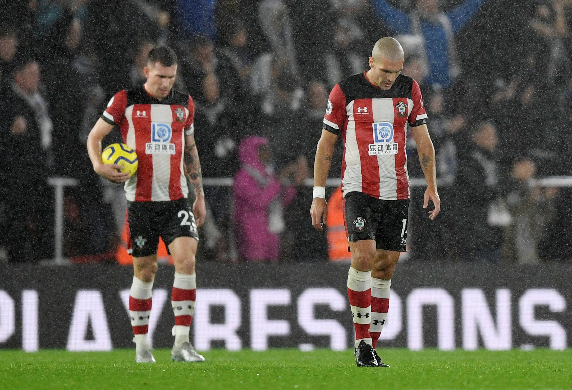 Leicester thang 9-0 anh 9