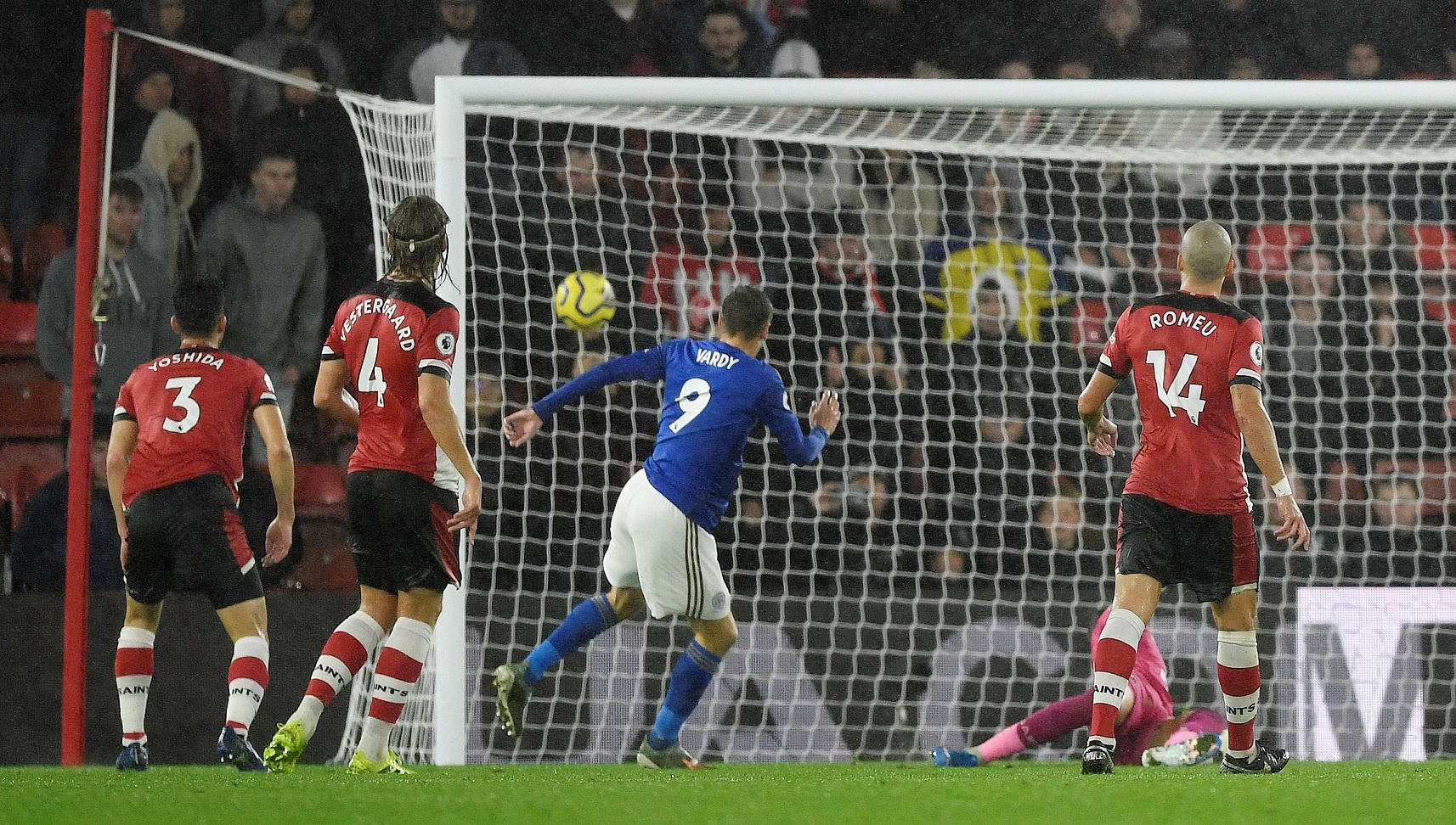 Leicester thang 9-0 anh 7