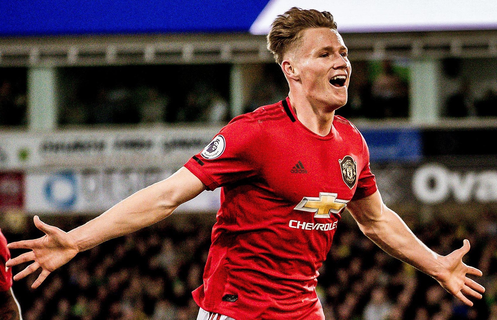 Man United ghi ban thu 2.000 tai Premier League hinh anh