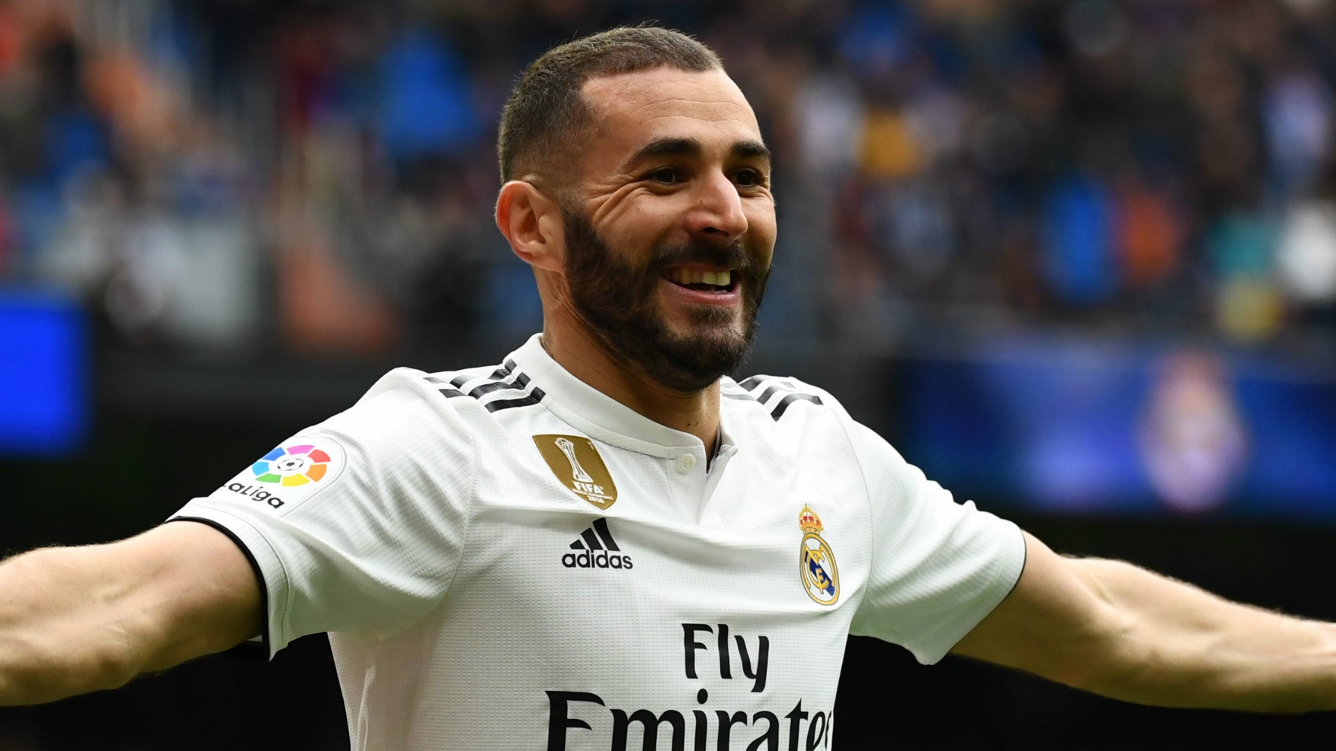 Benzema lap ky luc ghi ban sau khi vuot Thierry Henry hinh anh