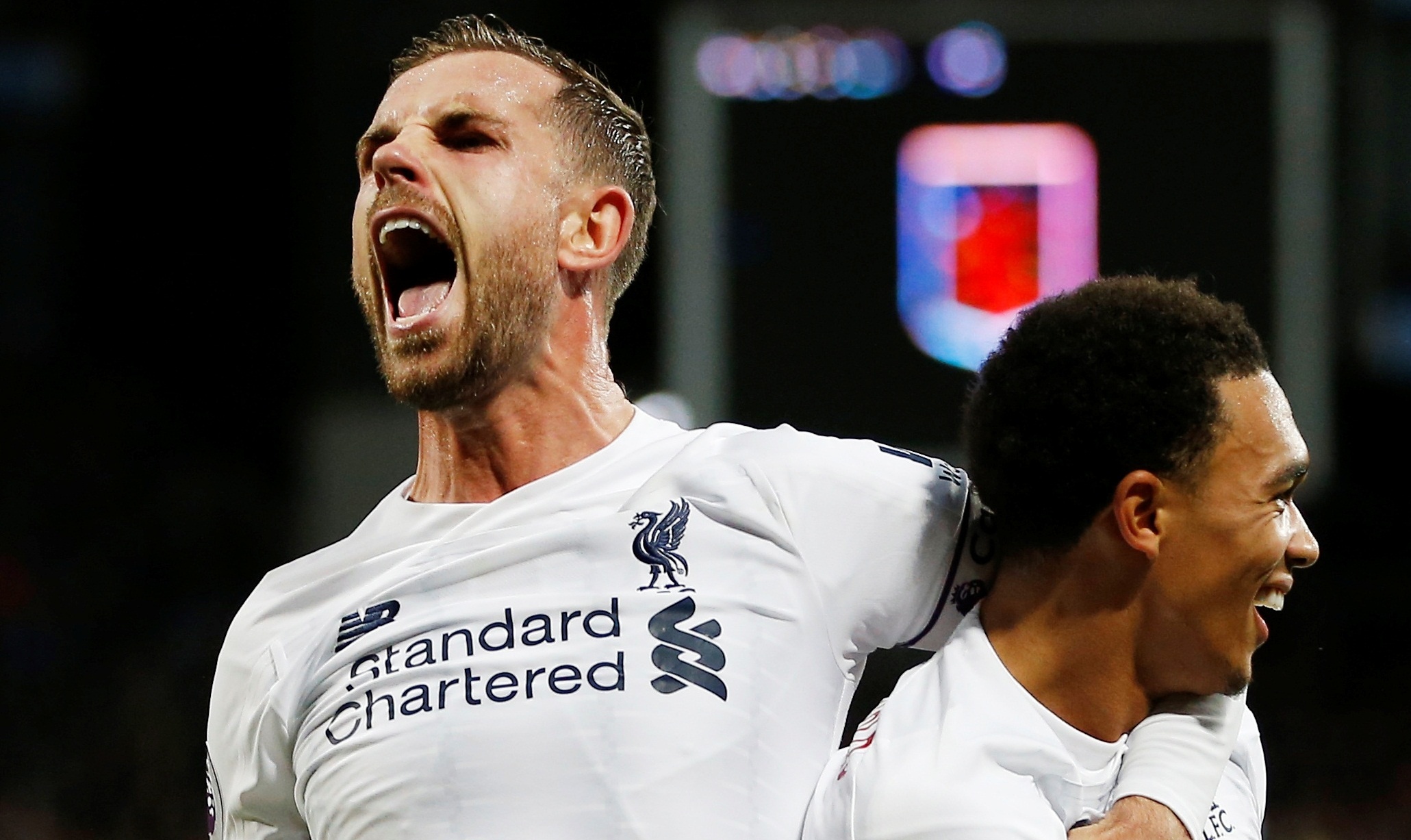 Liverpool thang nguoc dong voi 2 ban trong 7 phut cuoi hinh anh