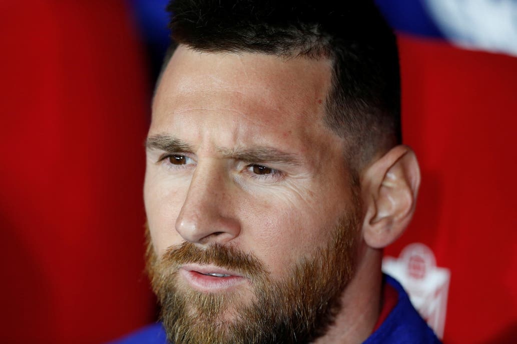 Messi va dong doi chua chap nhan giam luong de giup Barca hinh anh