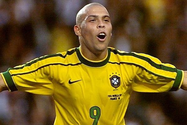 Henry gat Ronaldo beo khoi 5 huyen thoai hay nhat hinh anh