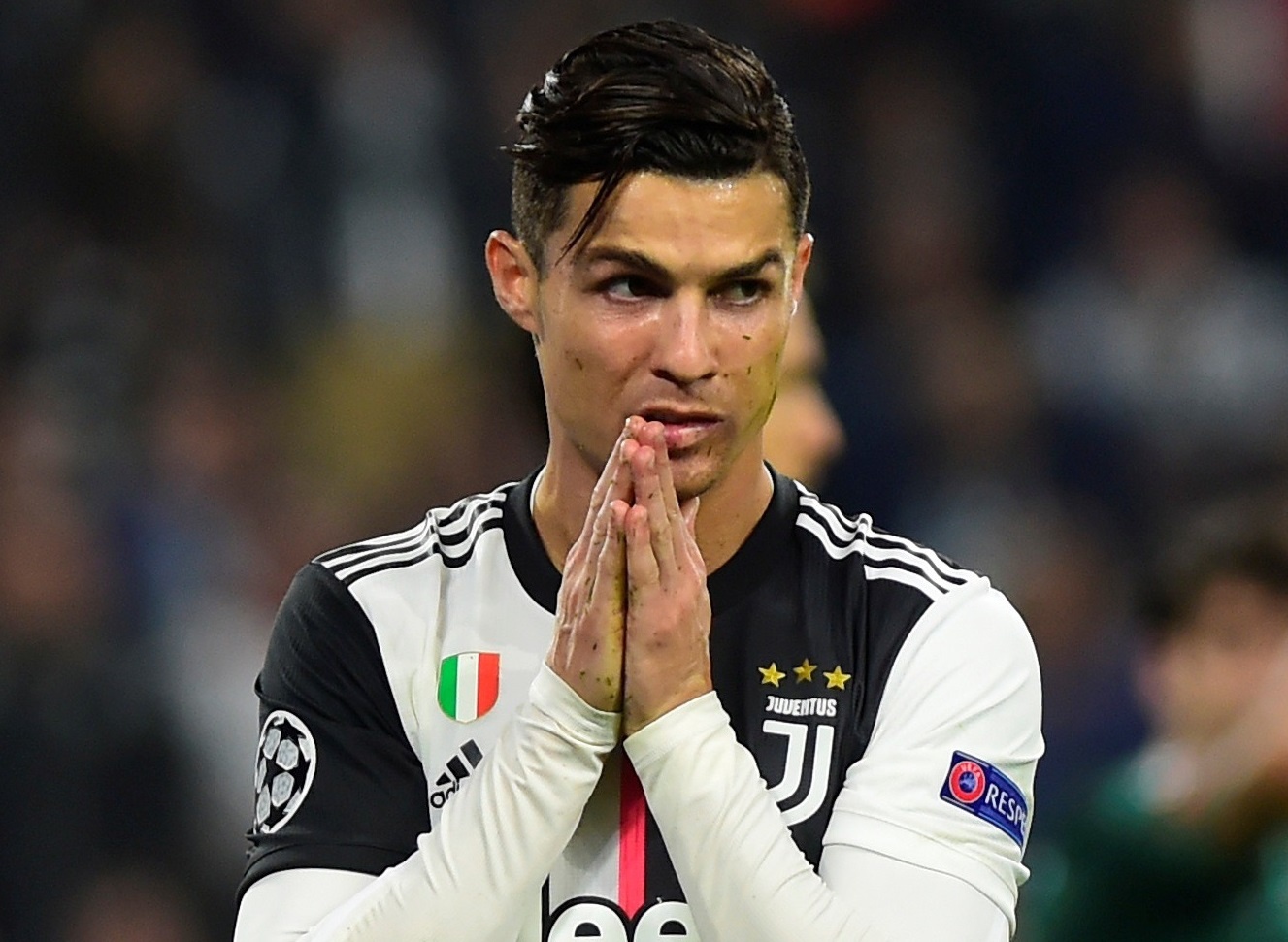 Ronaldo duoc dong doi benh vuc du choi khong tot hinh anh