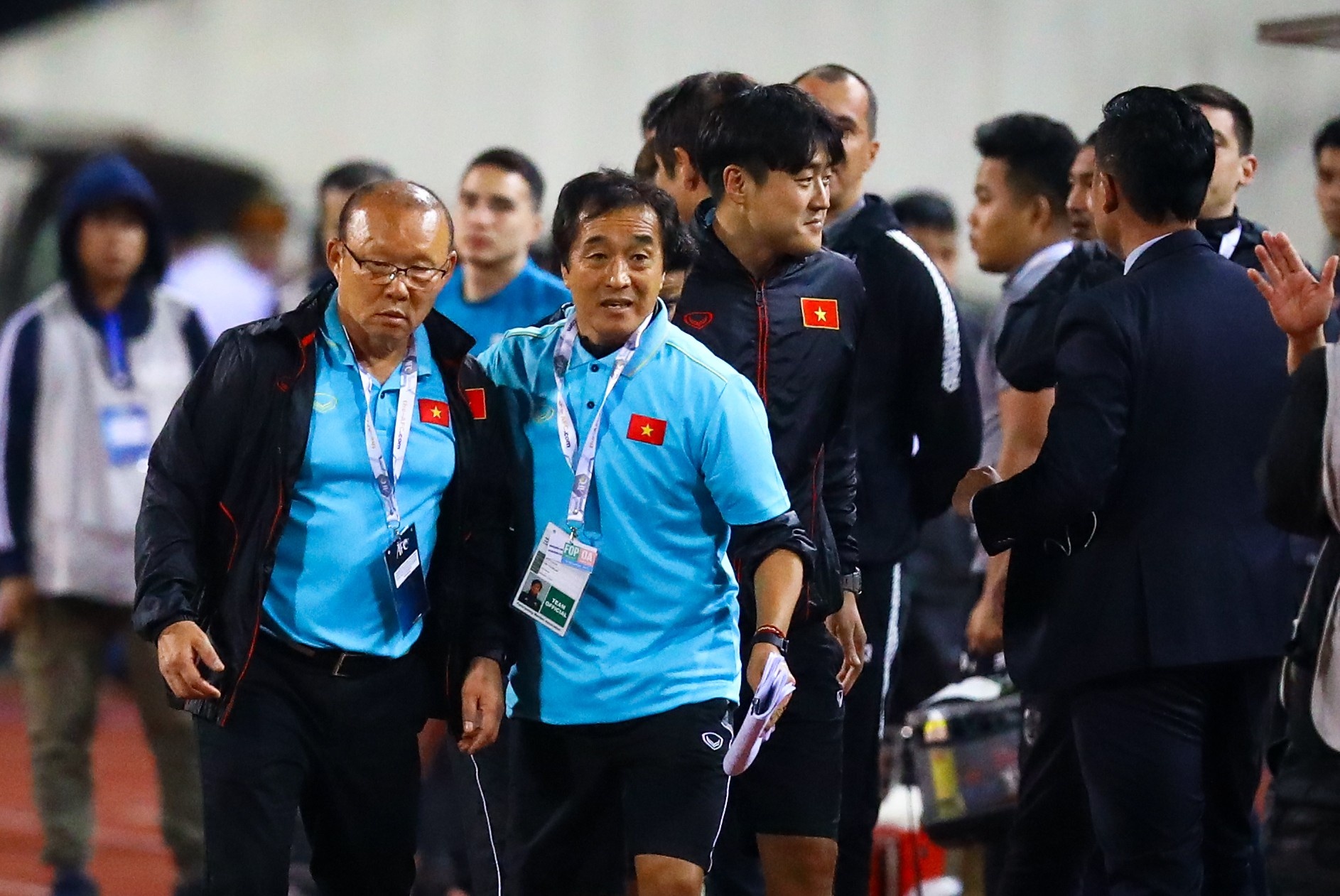 trợ lý Thái Lan khiêu khích HLV Park ảnh 5 tro ly Thai Lan khieu khich HLV Park anh 5