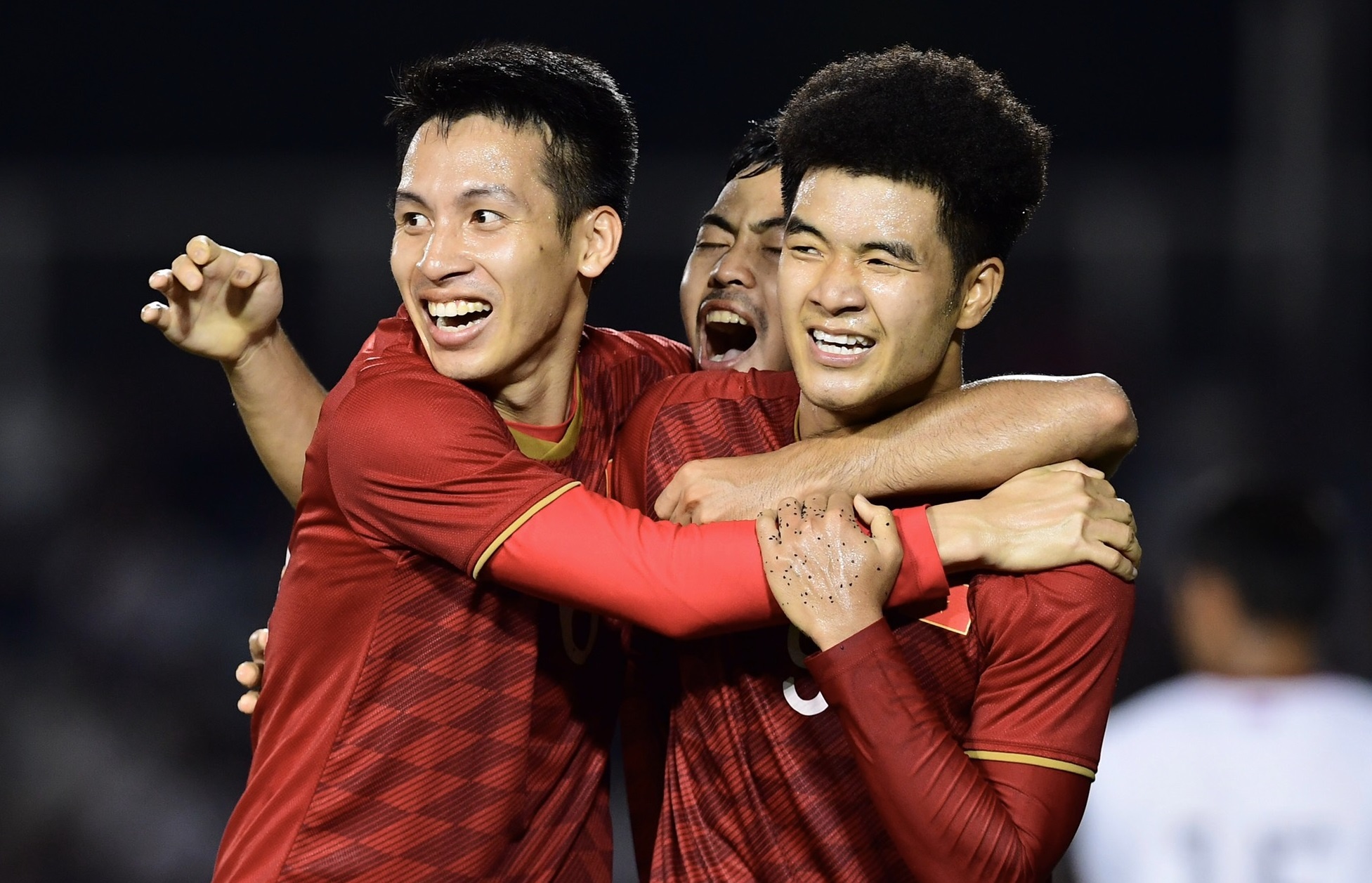 CDV Campuchia: 'Ve nha thoi, U22 Viet Nam qua manh' hinh anh