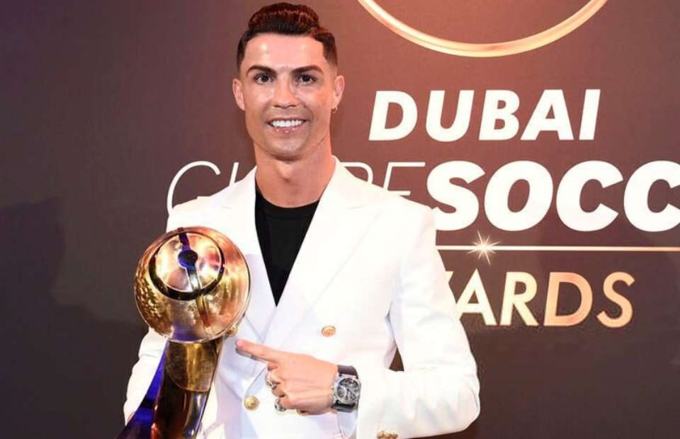 Ronaldo gianh giai 'Cau thu hay nhat nam 2019' o Dubai hinh anh