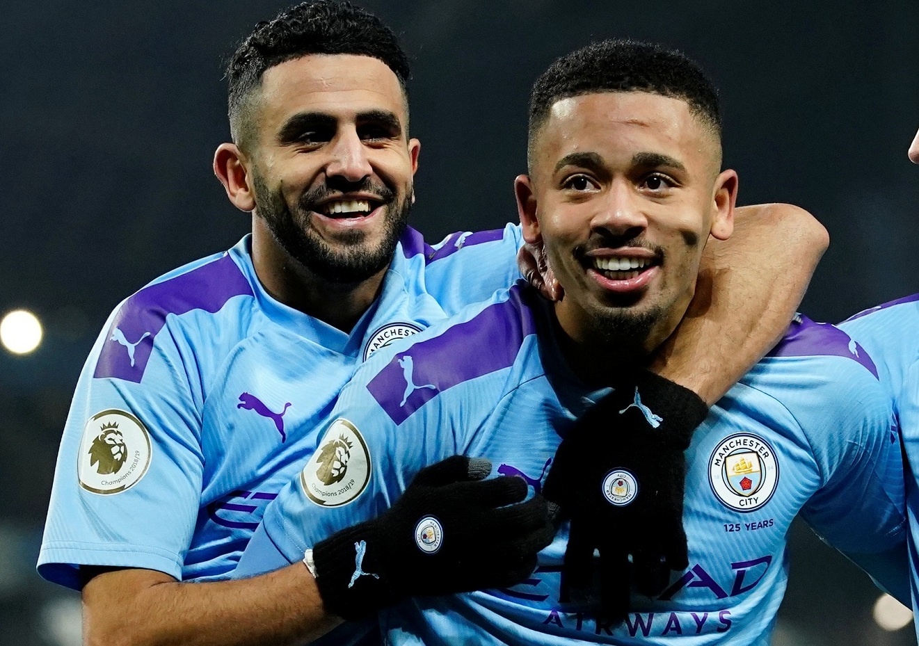 Man City thang sat nut du bi VAR tuoc ban thang va phat den hinh anh