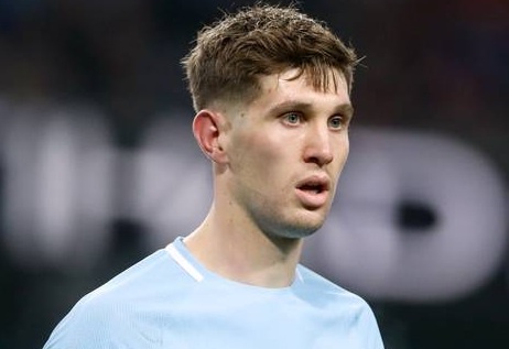 John Stones bi doi thu mia mai hinh anh