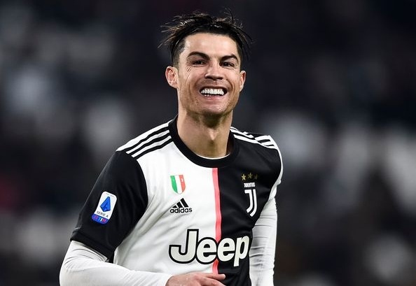 Ronaldo ru dong doi chay bo luc 2 gio sang hinh anh