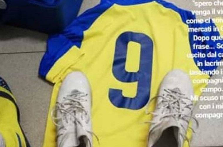 Cau thu goc Trung Quoc khoc vi bi rua 'dinh virus corona' hinh anh