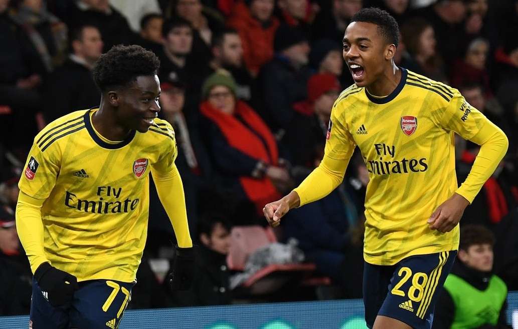 Hau ve sinh nam 2001 dua Arsenal di tiep tai cup FA hinh anh