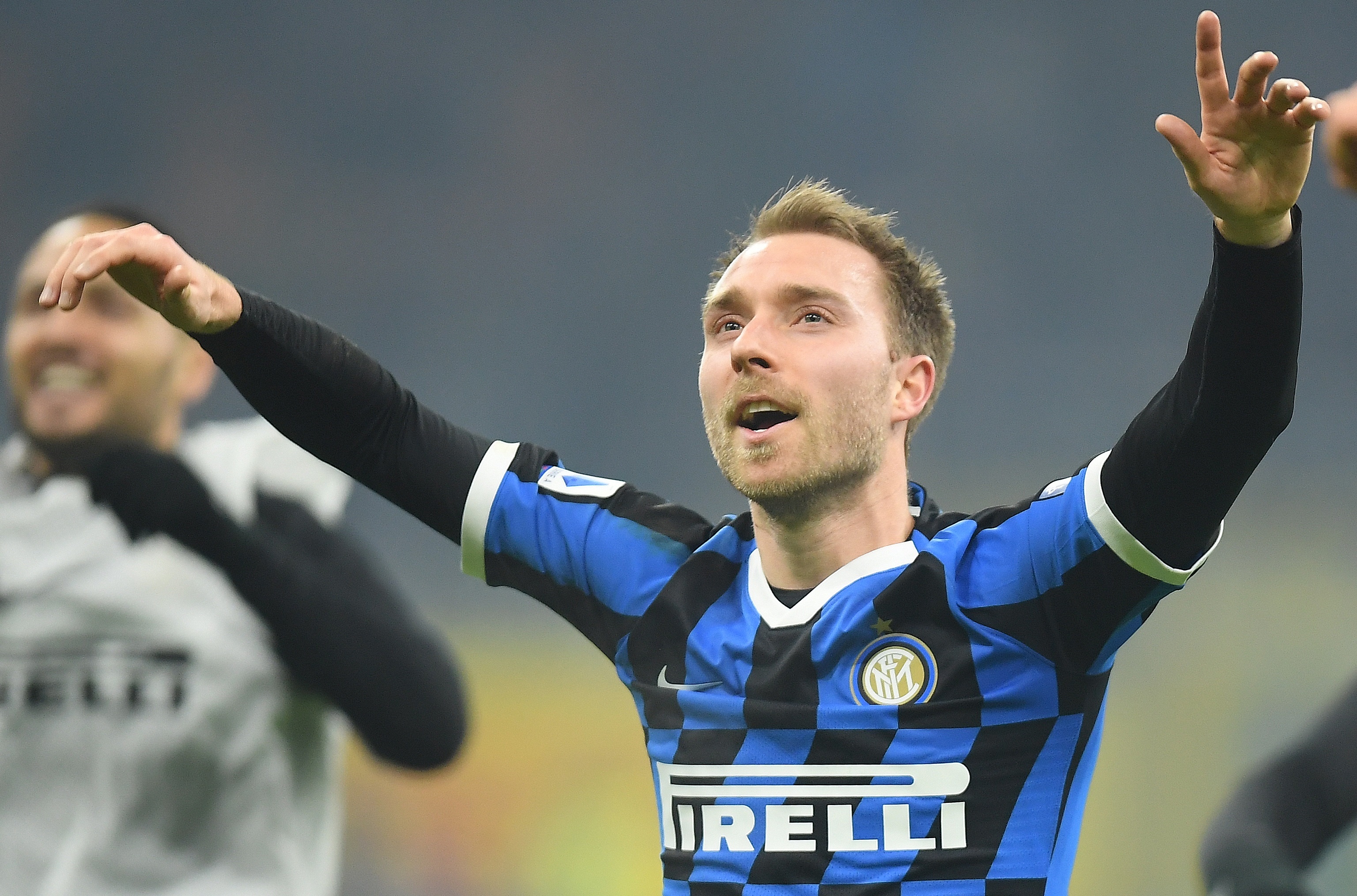 Eriksen: 'Premier League khong the co duoc bau khong khi nay' hinh anh