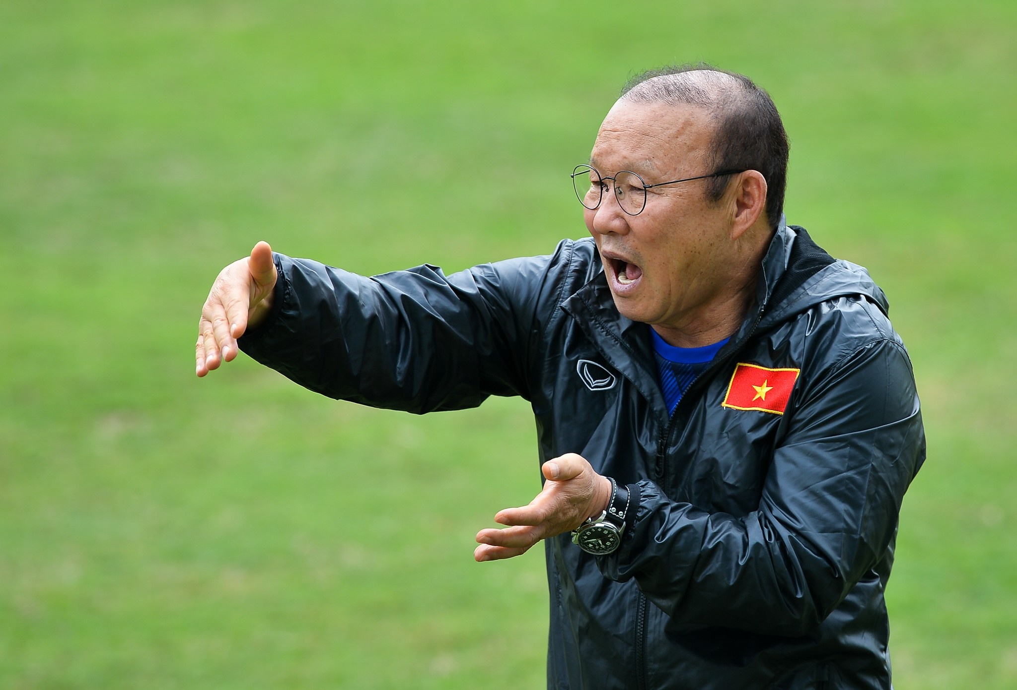 HLV Park Hang-seo bi AFC dinh chi 4 tran, phat 5.000 USD hinh anh