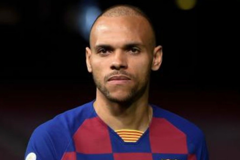 Tan binh Barca noi gi trong ngay ra mat? hinh anh