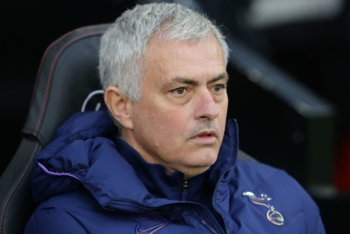 Mourinho con gi khi Tottenham thua toan dien truoc Chelsea? hinh anh