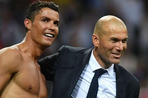 Zidane: 'Chang HLV nao co the cai thien Ronaldo hay Modric' hinh anh