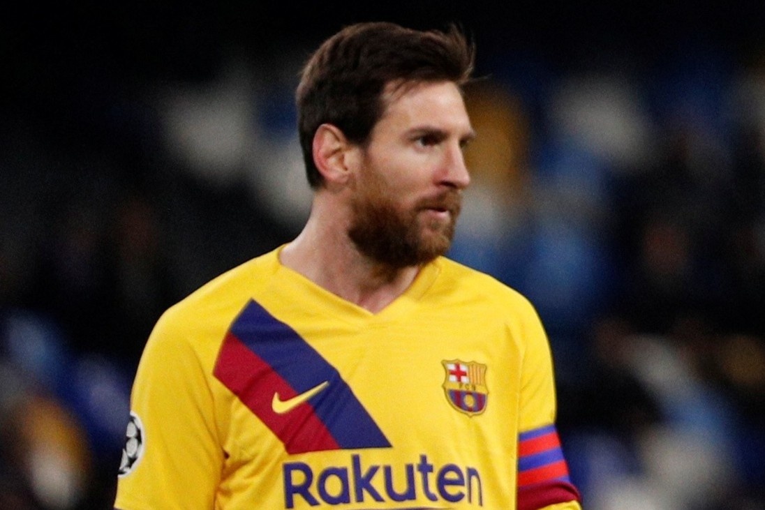 Barca thoat thua truoc Napoli trong ngay Messi im tieng hinh anh