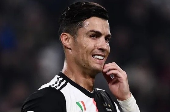 Juventus va virus corona phoi bay mat xau bong da Italy hinh anh