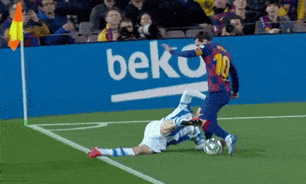 Messi bi to bao luc vi vao bong triet ha doi thu hinh anh