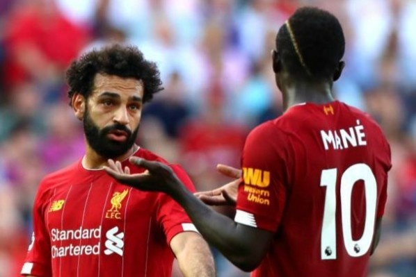 Salah bi tiet lo cam ghet Sadio Mane hinh anh