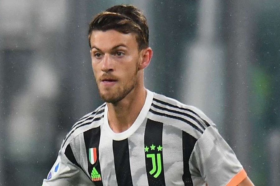 Hau ve Juventus duong tinh voi virus corona hinh anh