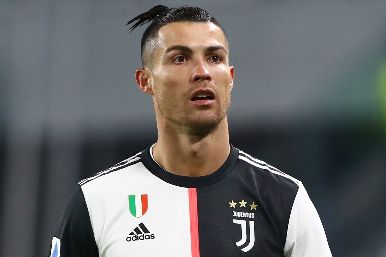 Juventus cach ly 121 nguoi hinh anh