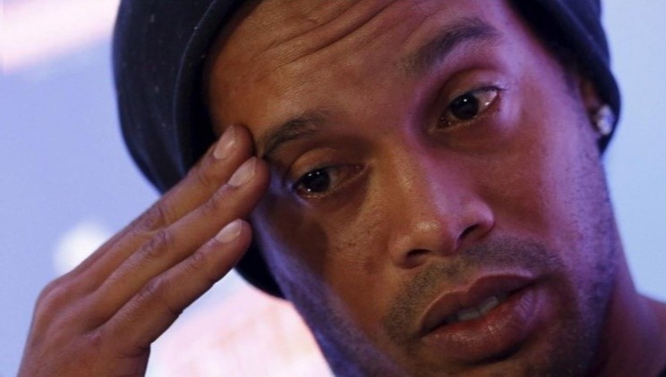 Ronaldinho va tuoi 40 buon cua ngoi sao me tiec tung hinh anh