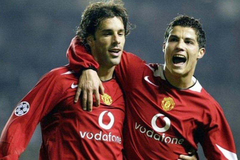 Van Nistelrooy mat tat ca tai MU vi chui Ronaldo hinh anh