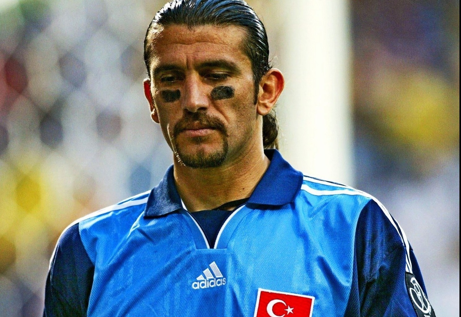 Rustu Recber dang nguy kich sau khi nhiem virus hinh anh